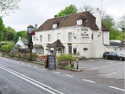 George & Falcon Warnford  Exterior photo